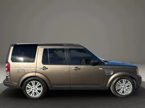More photos of 2010 Land Rover LR4 Sport Utility 4D at JT Wholesale Auto, Inc., OK