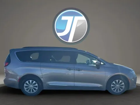 More photos of 2017 Chrysler Pacifica Touring-L Minivan 4D at JT Wholesale Auto, Inc., OK