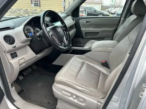 More photos of 2010 Honda Pilot Touring Sport Utility 4D at JT Wholesale Auto, Inc., OK