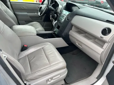 More photos of 2010 Honda Pilot Touring Sport Utility 4D at JT Wholesale Auto, Inc., OK