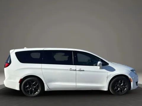 More photos of 2020 Chrysler Pacifica Touring Minivan 4D at JT Wholesale Auto, Inc., OK