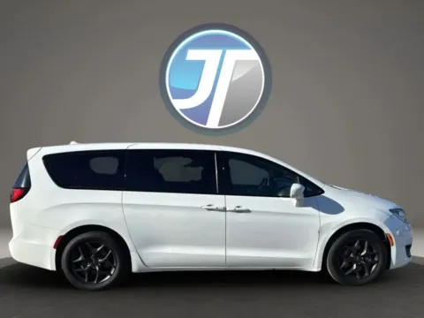 More photos of 2020 Chrysler Pacifica Touring Minivan 4D at JT Wholesale Auto, Inc., OK