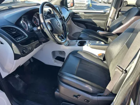 Another view of 2019 Dodge Grand Caravan Passenger SXT Minivan 4D for sale in Broken Arrow, OK at JT Wholesale Auto, Inc.