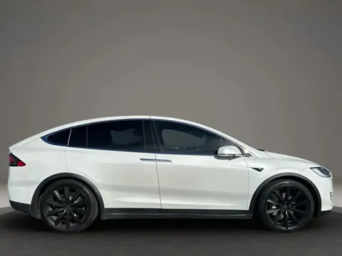 More photos of 2017 Tesla Model X 75D Sport Utility 4D at JT Wholesale Auto, Inc., OK