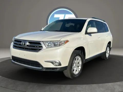 More photos of 2011 Toyota Highlander Sport Utility 4D at JT Wholesale Auto, Inc., OK
