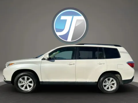 More photos of 2011 Toyota Highlander Sport Utility 4D at JT Wholesale Auto, Inc., OK