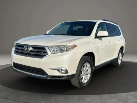 More photos of 2011 Toyota Highlander Sport Utility 4D at JT Wholesale Auto, Inc., OK