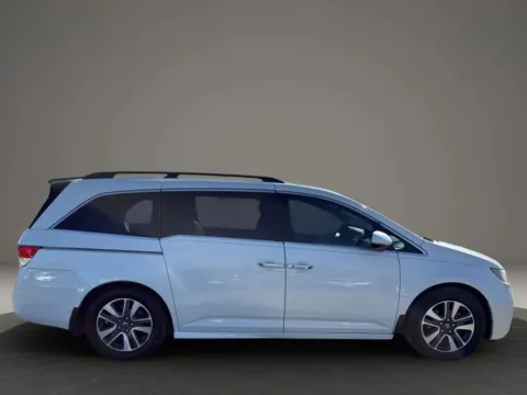 Another view of 2017 Honda Odyssey Touring Elite Minivan 4D for sale in Broken Arrow, OK at JT Wholesale Auto, Inc.