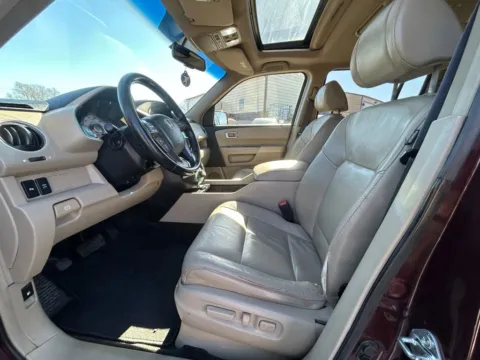 Photos of 2009 Honda Pilot Touring Sport Utility 4D for sale in Broken Arrow, OK at JT Wholesale Auto, Inc.
