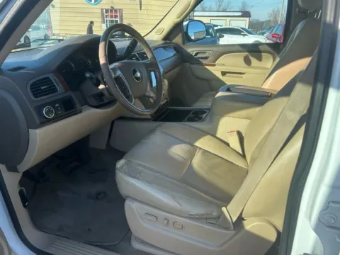 Photos of 2012 Chevrolet Suburban 1500 LT Sport Utility 4D for sale in Broken Arrow, OK at JT Wholesale Auto, Inc.