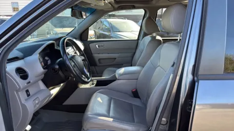 Photos of 2013 Honda Pilot EX-L Sport Utility 4D for sale in Broken Arrow, OK at JT Wholesale Auto, Inc.