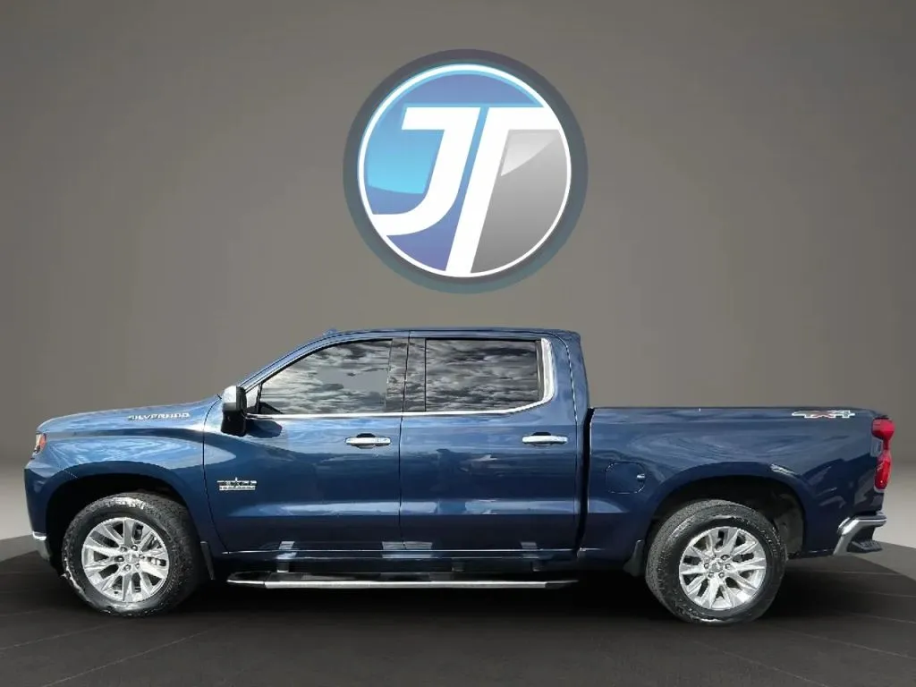 Chevrolet Silverado photo 14