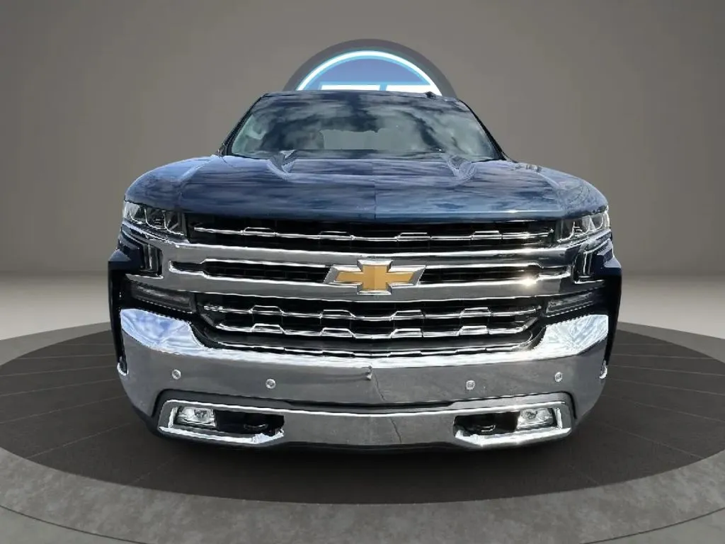 Chevrolet Silverado photo 18