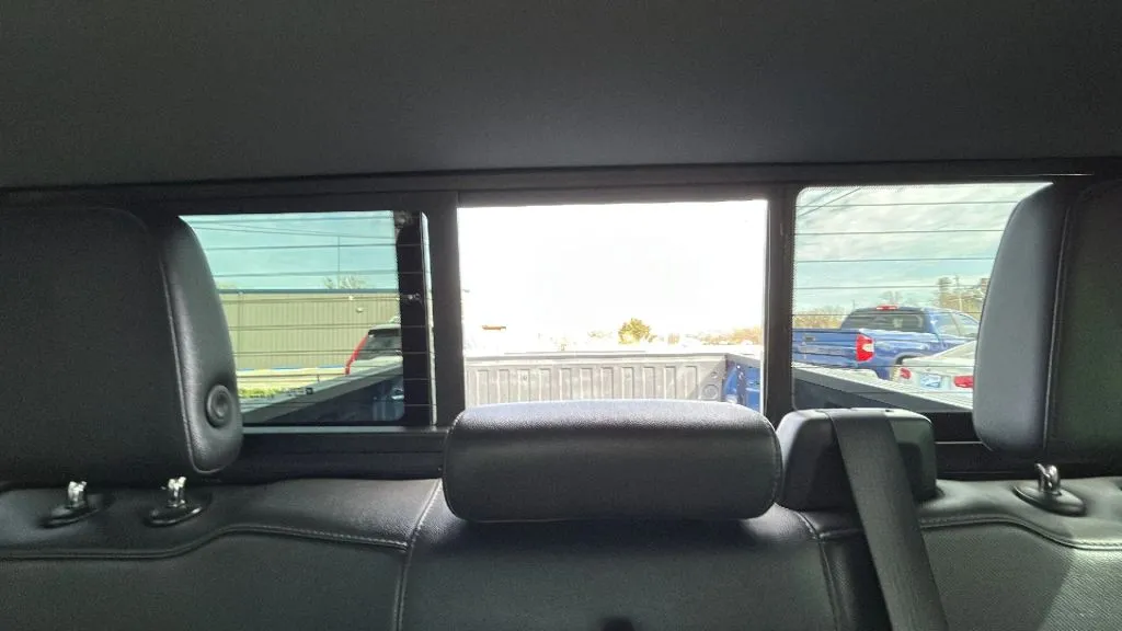Chevrolet Silverado photo 29