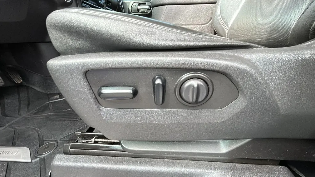 Chevrolet Silverado photo 20