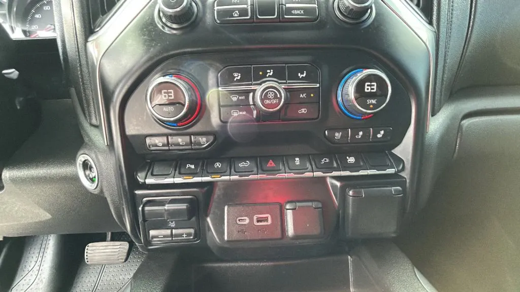 Chevrolet Silverado photo 23