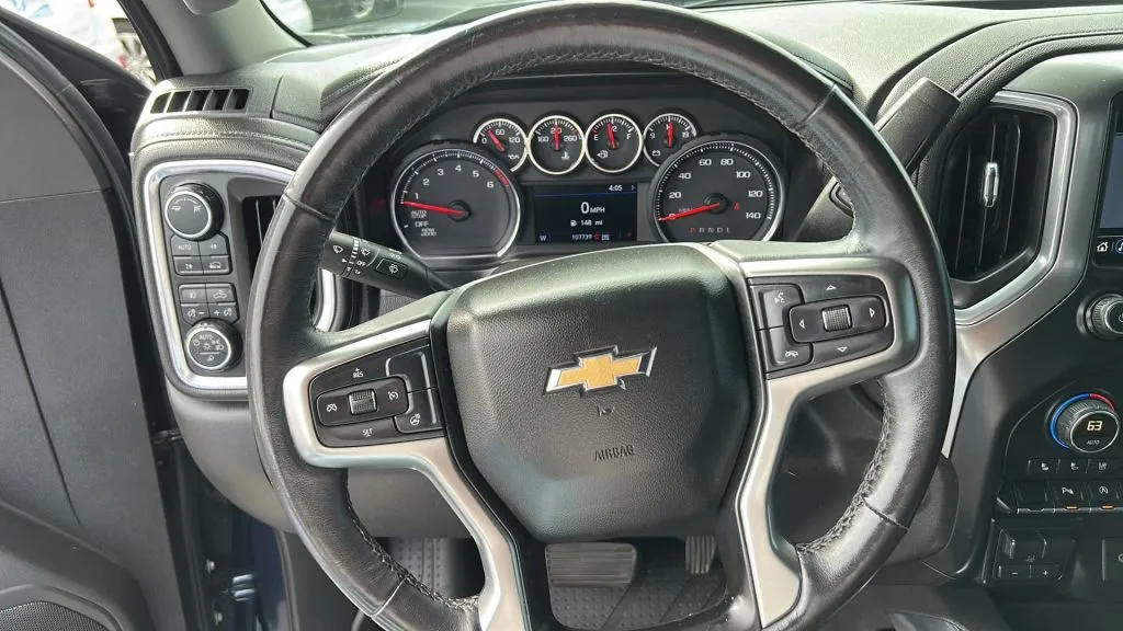 Chevrolet Silverado photo 21