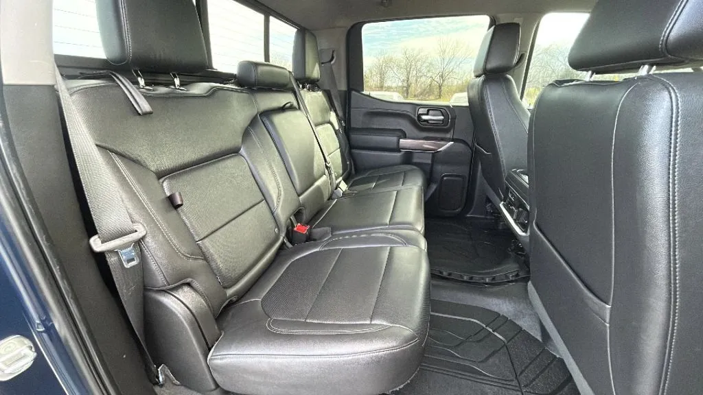 Chevrolet Silverado photo 37