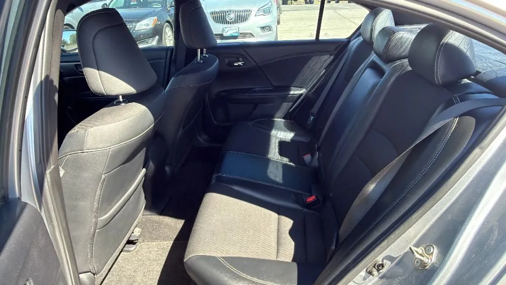 Honda Accord photo 7