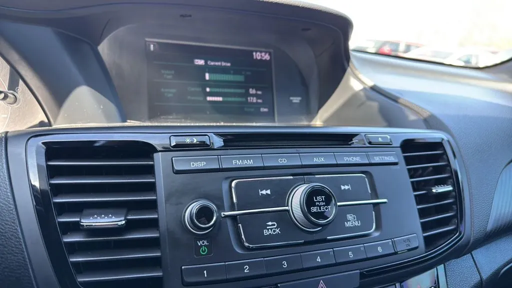 Honda Accord photo 12