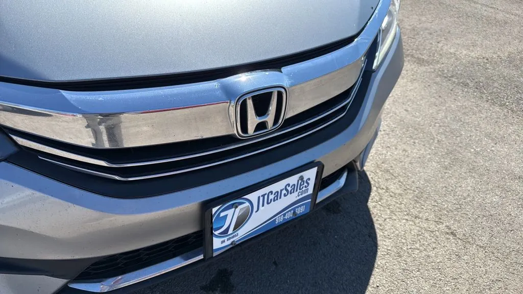 Honda Accord photo 29