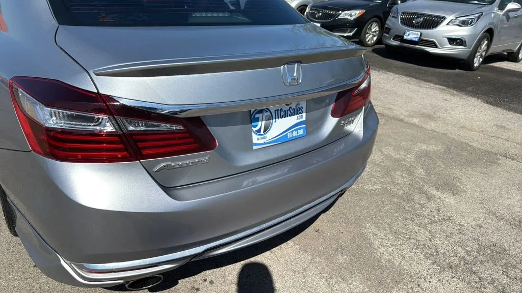 Honda Accord photo 27