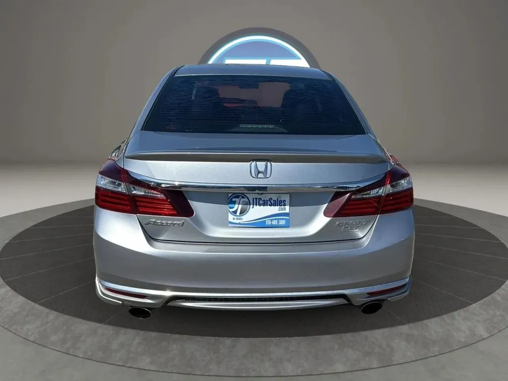Honda Accord photo 11