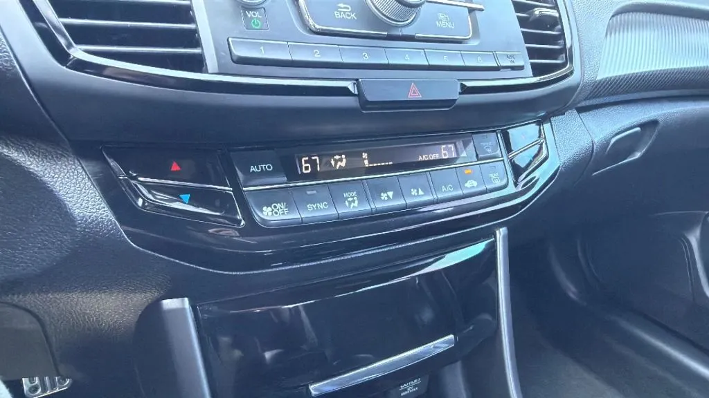 Honda Accord photo 26