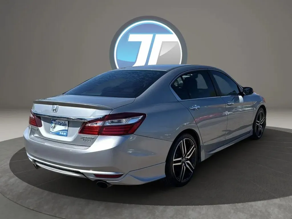 Honda Accord photo 8