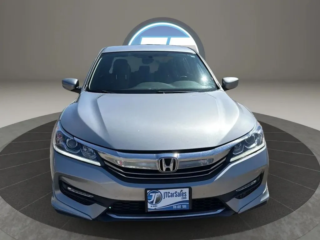 Honda Accord photo 21