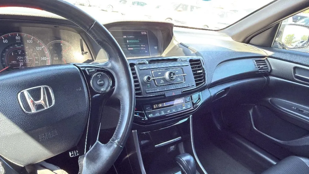 Honda Accord photo 38