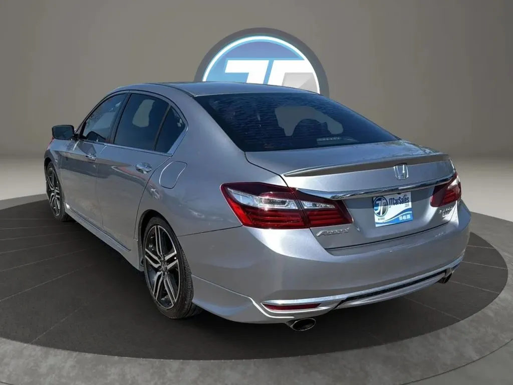 Honda Accord photo 14
