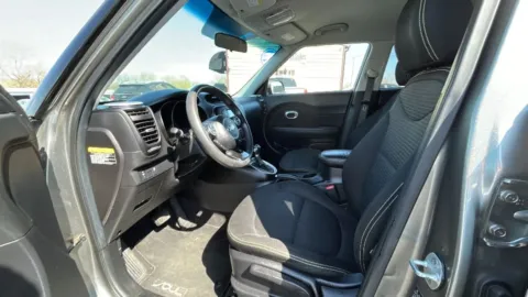 Photos of 2016 Kia Soul + Wagon 4D for sale in Broken Arrow, OK at JT Wholesale Auto, Inc.