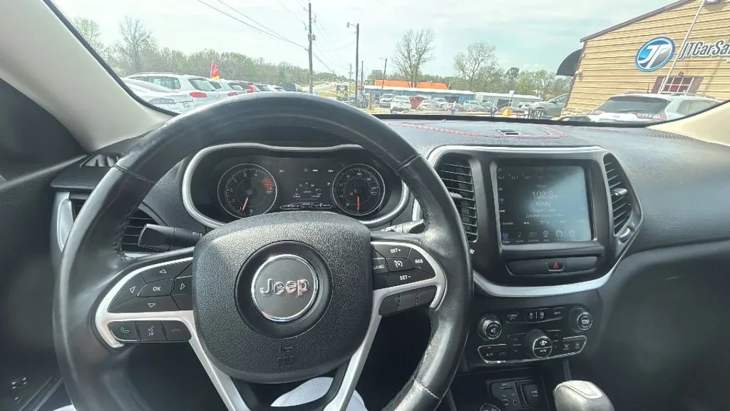 2017 Jeep Cherokee Trailhawk - Photo 24