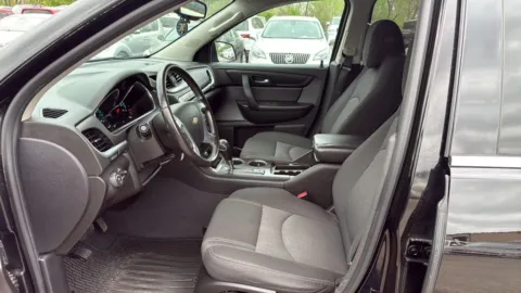 More photos of 2017 Chevrolet Traverse LT Sport Utility 4D at JT Wholesale Auto, Inc., OK