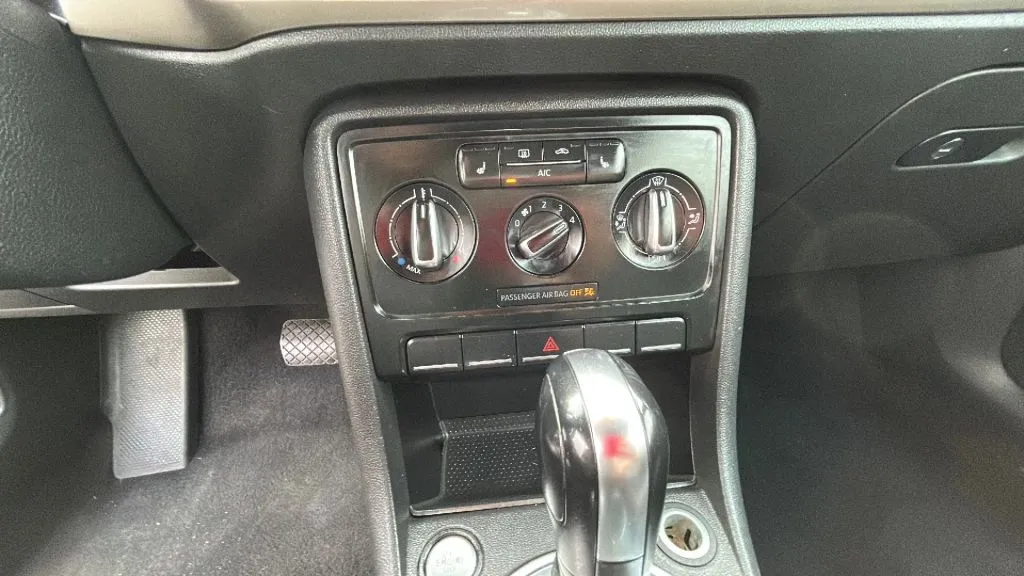 2013 Volkswagen Beetle 2.5 - Photo 23