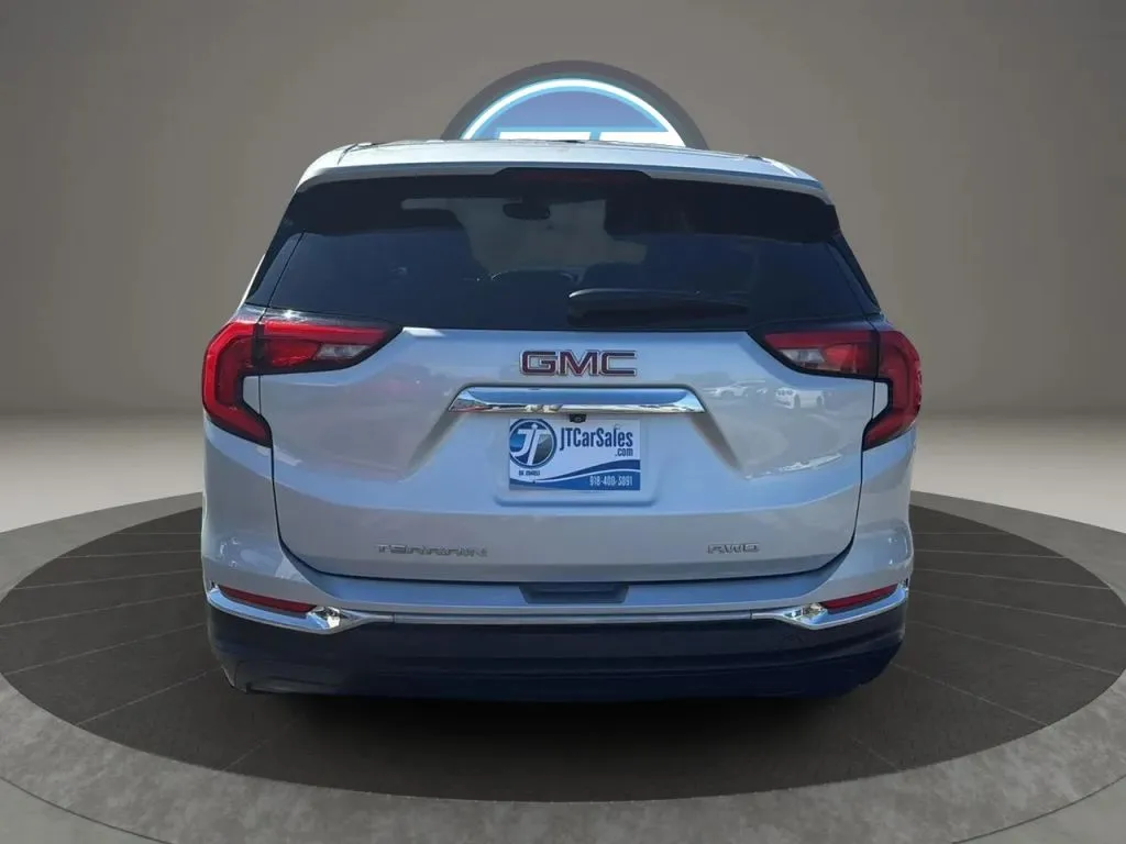GMC Terrain photo 9
