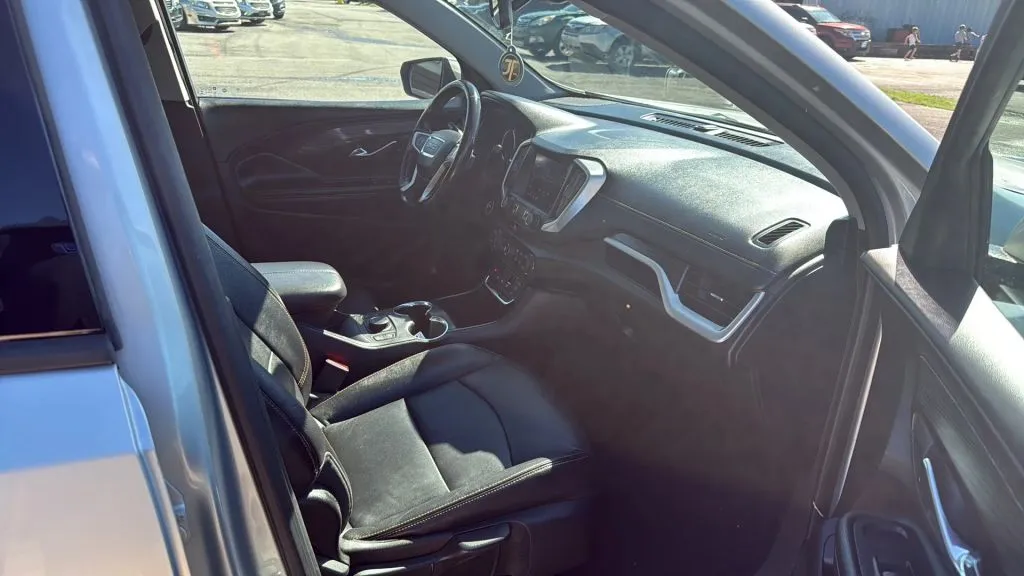 GMC Terrain photo 14