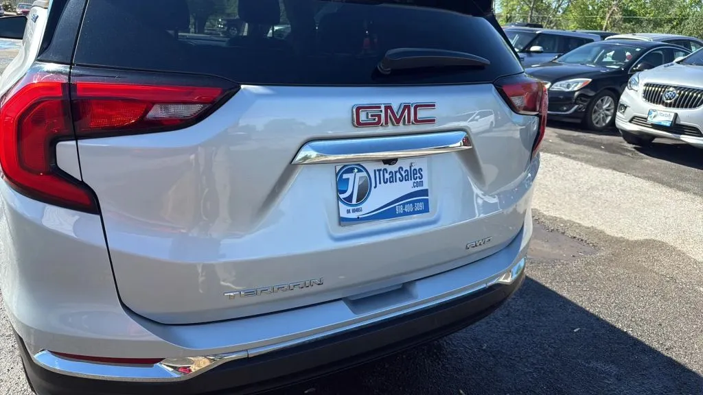 GMC Terrain photo 19