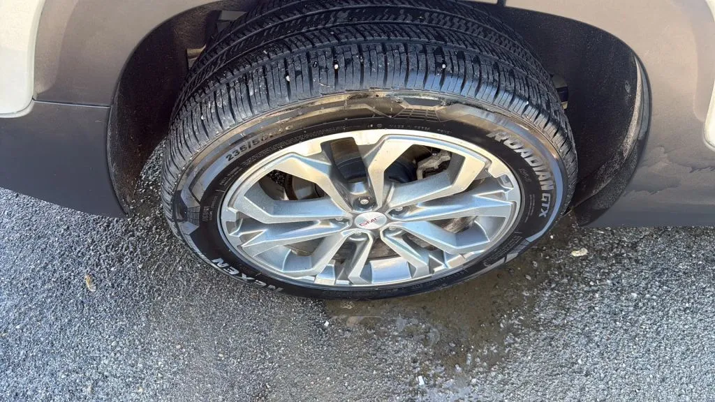 GMC Terrain photo 28