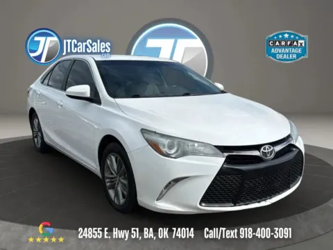White 2017 Toyota Camry SE Sedan 4D for sale in Broken Arrow, OK