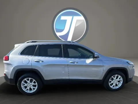 Photos of 2015 Jeep Cherokee Latitude Sport Utility 4D for sale in Broken Arrow, OK at JT Wholesale Auto, Inc.