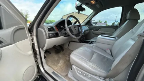 Photos of 2007 Chevrolet Suburban 1500 LTZ Sport Utility 4D for sale in Broken Arrow, OK at JT Wholesale Auto, Inc.