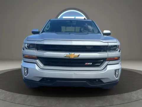 More photos of 2018 Chevrolet Silverado 1500 Crew Cab Z71 LT Pickup 4D 5 3/4 ft at JT Wholesale Auto, Inc., OK