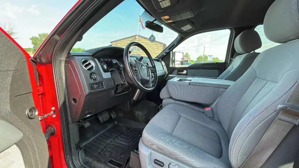 Ford F-150 photo 7