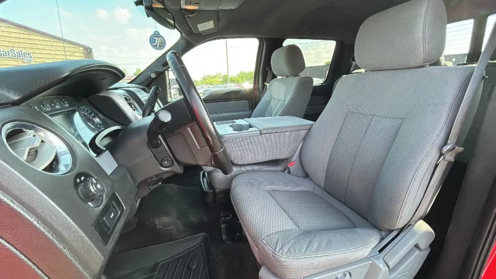 Ford F-150 photo 9