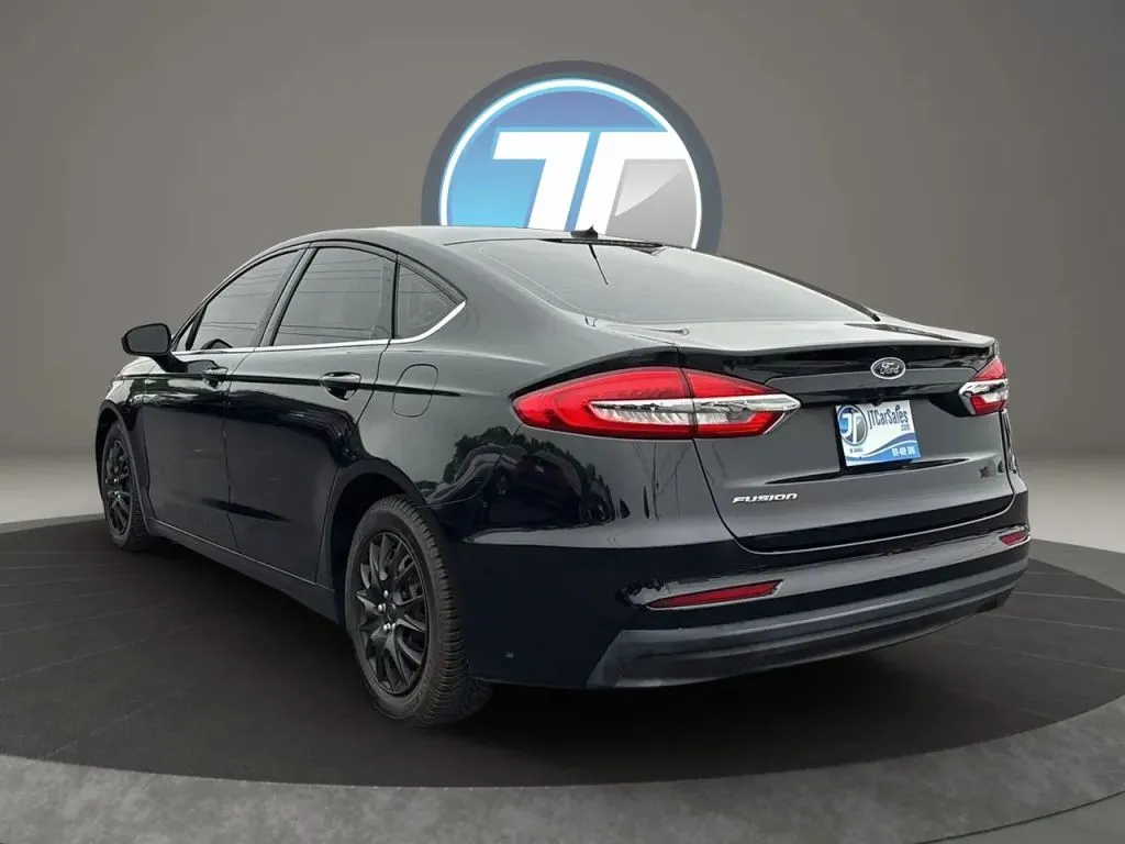Ford Fusion photo 15
