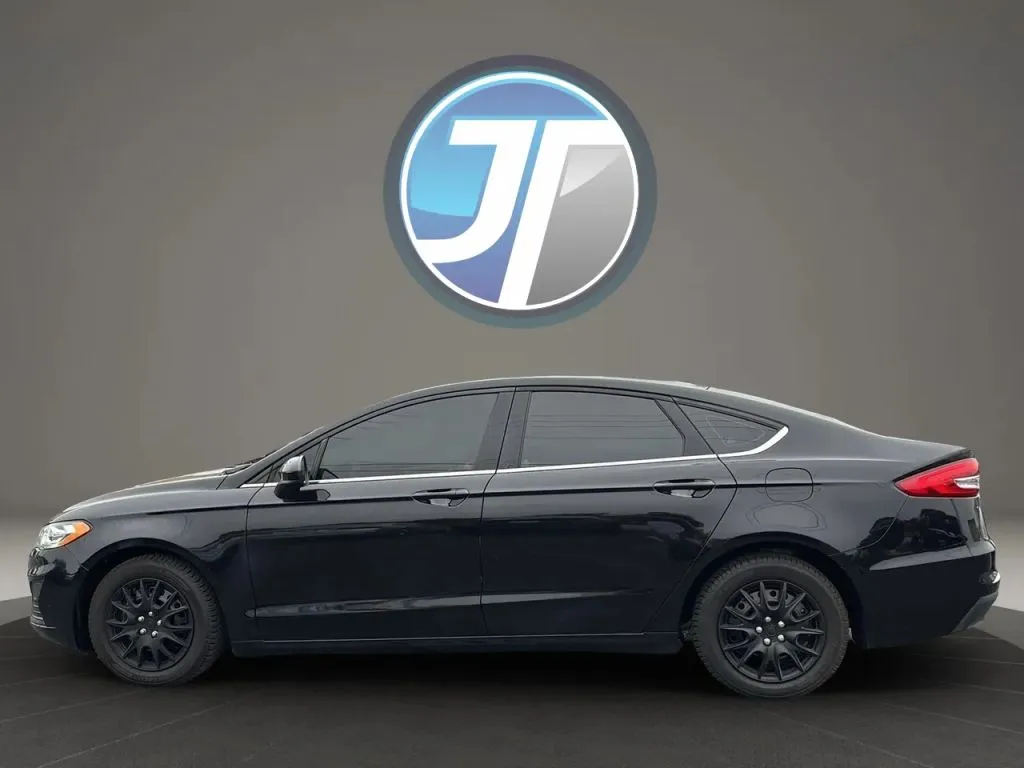 Ford Fusion photo 18