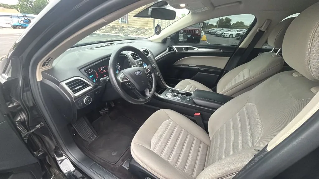 Ford Fusion photo 19