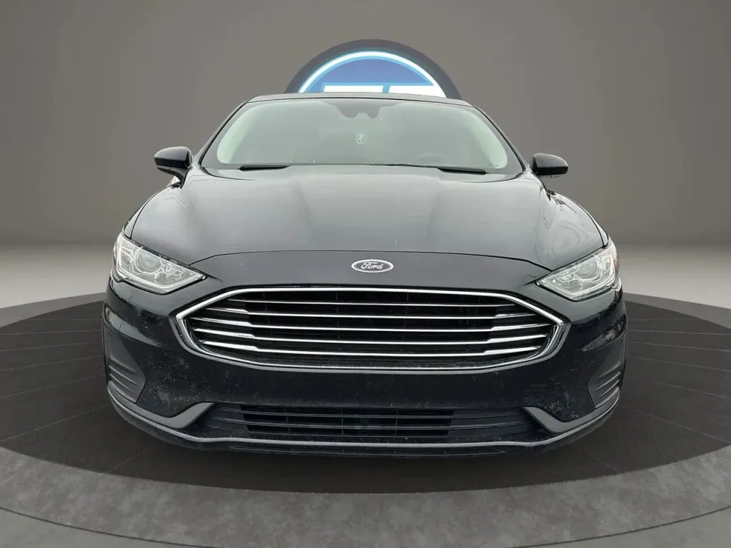 Ford Fusion photo 9